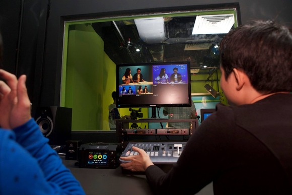 Immerse Yourself in English Media Immerse Yourself in English Media
